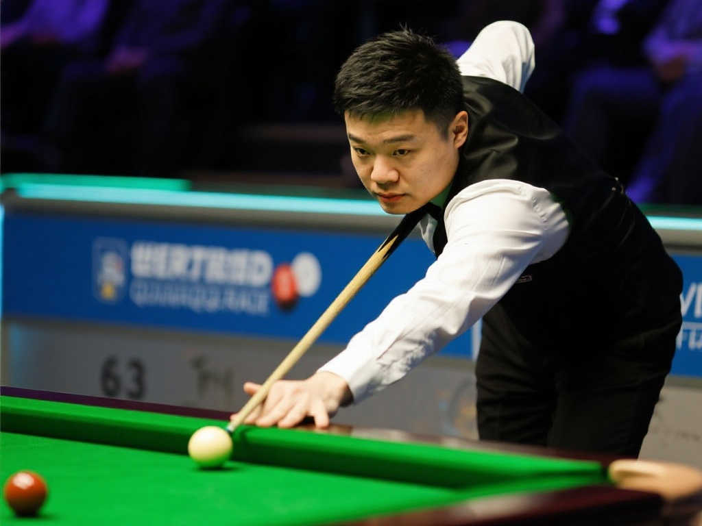 伊藤在赛后 伊藤在赛后