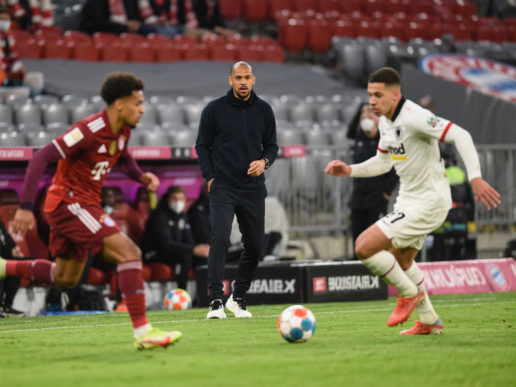 时刻表现出 时刻表现出